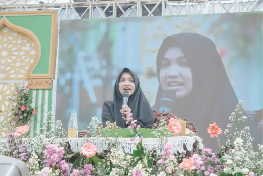 Pengajian Akbar Bersama Ning Umi Laila Dalam Rangka Harlah Ke-30 SMK Al-Falah Winong