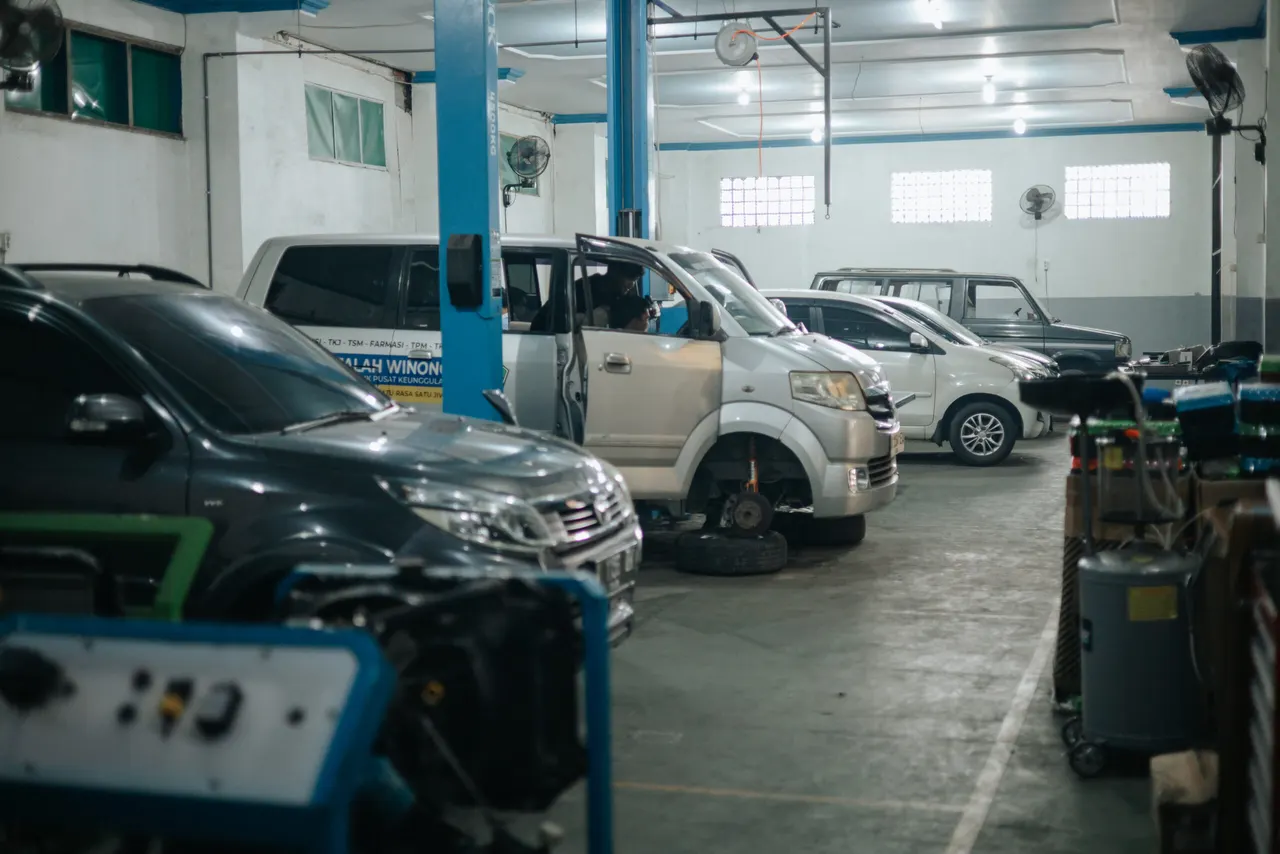 Lab Teknik Kendaraan Ringan Otomotif